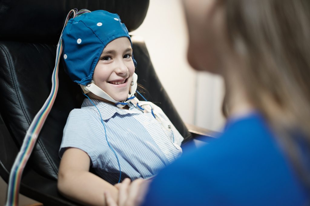 Autistické dieťa na EEG vyšetrení