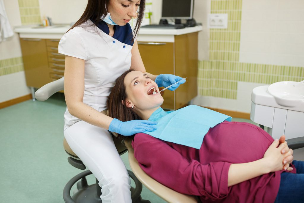 Zubná preventívna prehliadka počas tehotenstva